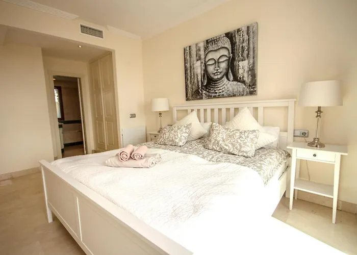 Riviera Andaluza إِستيبونا